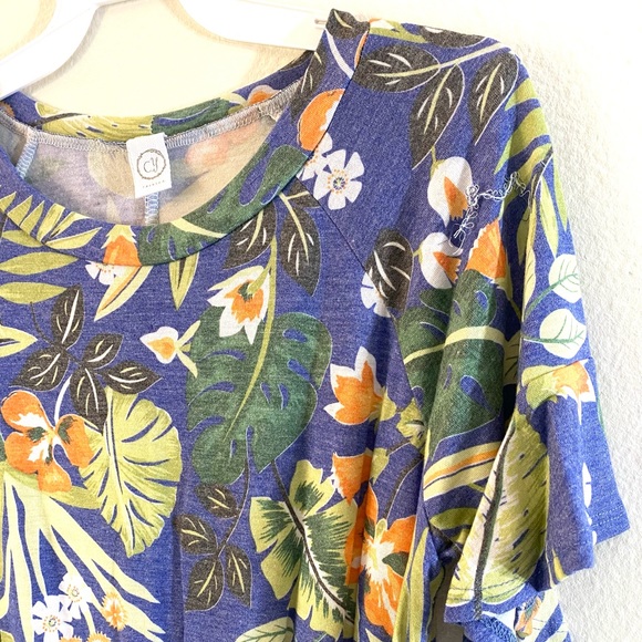 INDIGO FLORAL ROUND NECK WITH SELF TIE TOP , NEW! - Picture 13 of 16